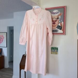 CUDDLESKIN by Barbizon VINTAGE Long Night gown M Pink Satin Embroidered, USA